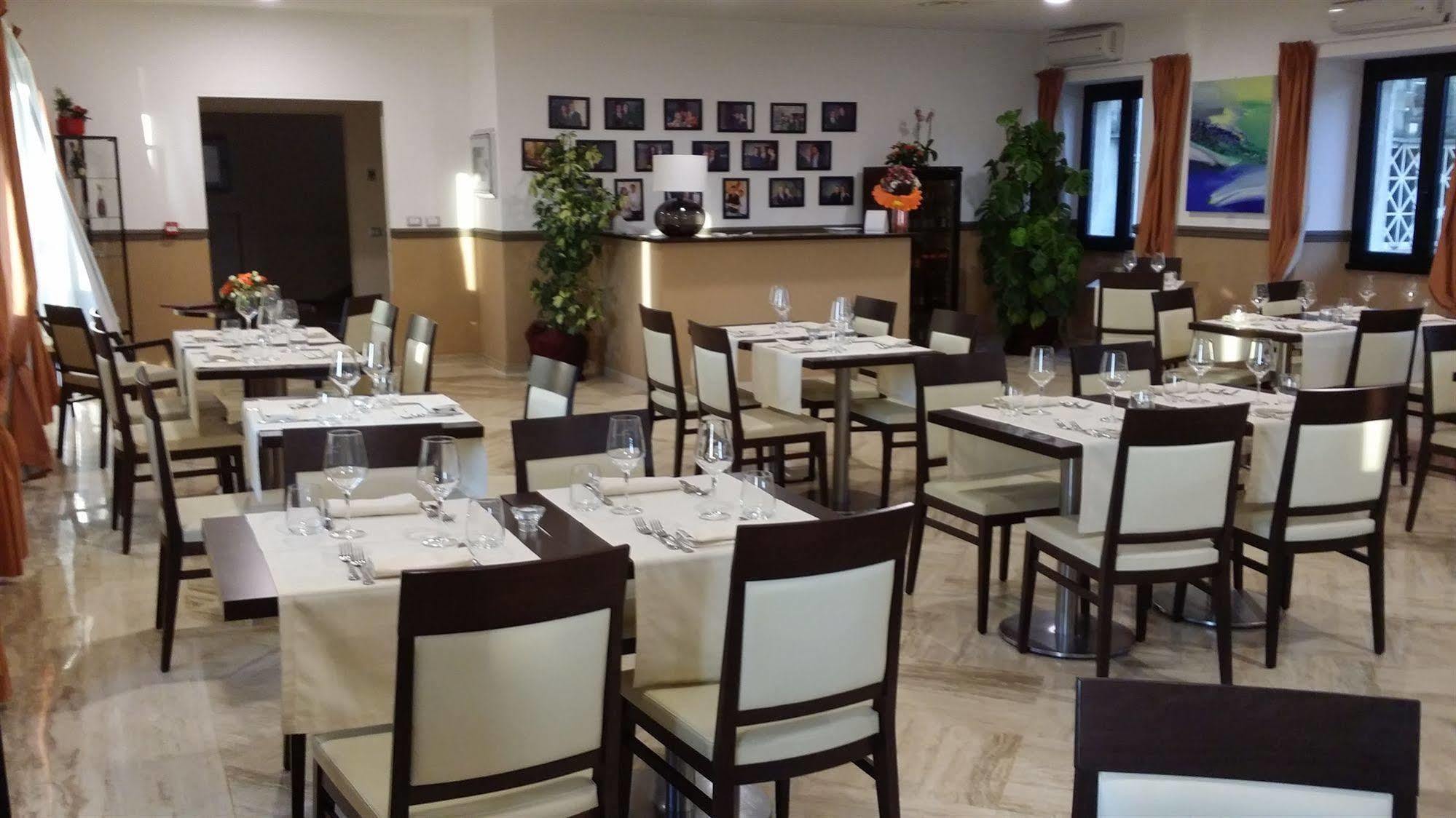 Regal Park Hotel 4*