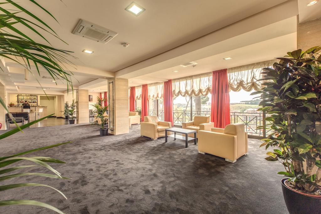 Regal Park 4*