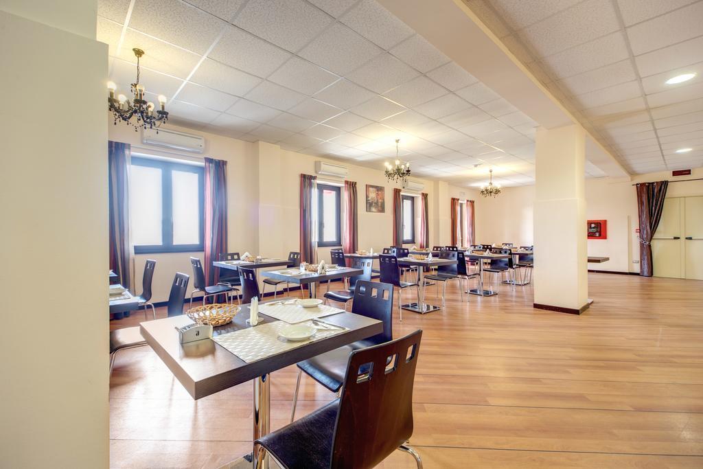 Regal Park Hotel
